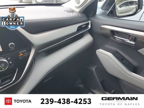 Used 2023 Toyota Highlander Limited image 35