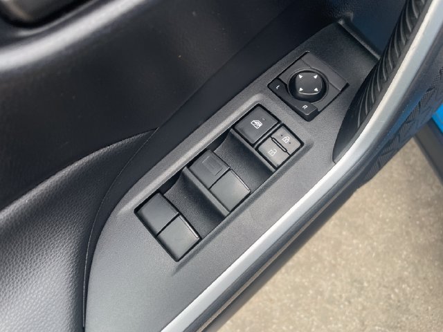 Used 2019 Toyota RAV4 LE AWD/4WD image 21