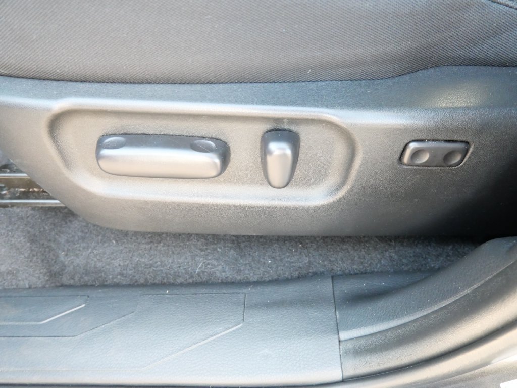 Certified 2020 Toyota Tacoma TRD Off-Road AWD/4WD image 17