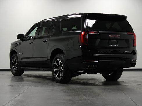 Used 2025 GMC Yukon XL AT4 AWD/4WD image 6