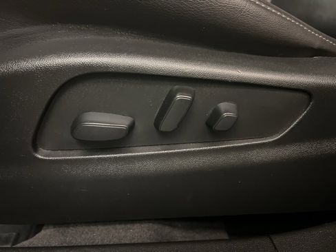 Used 2022 Cadillac XT4 Premium Luxury w/ Safety Alert Package image 25