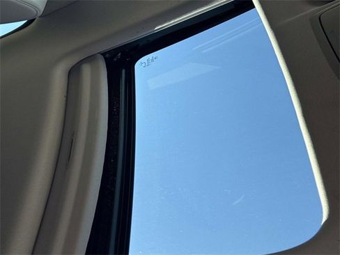 Used 2017 Honda CR-V EX-L image 9