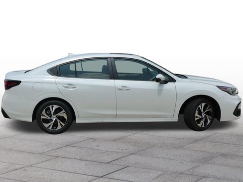 Used 2025 Subaru Legacy Premium AWD/4WD image 2