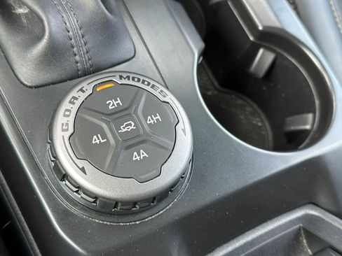 Used 2025 Ford Bronco Badlands AWD/4WD image 32