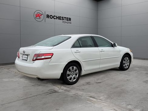 Used 2010 Toyota Camry LE FWD image 5