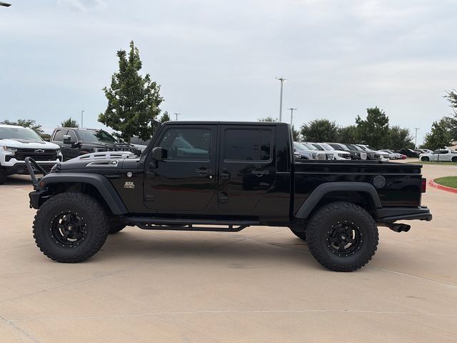 Used 2018 Jeep Wrangler Unlimited Rubicon w/ Connectivity Group AWD/4WD image 6