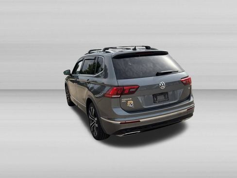 Used 2018 Volkswagen Tiguan SEL Premium w/ R-Line Package FWD image 6
