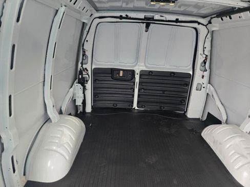 New 2025 Chevrolet Express 3500 Extended w/ Driver Convenience Package image 8