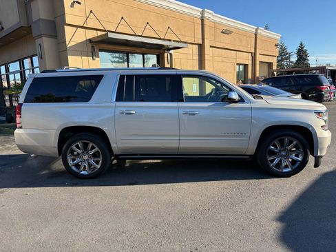 Used 2015 Chevrolet Suburban LTZ image 8