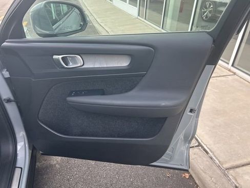 Certified 2025 Volvo XC40 B5 Core image 14