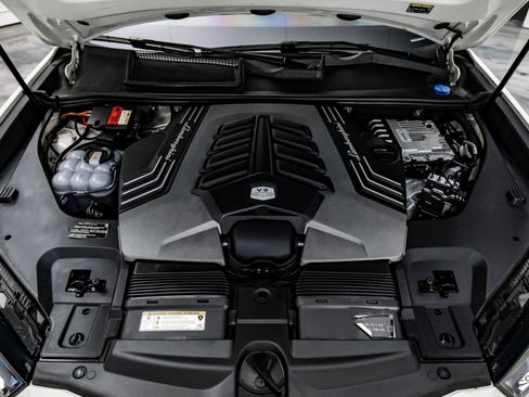 Used 2022 Lamborghini Urus image 3
