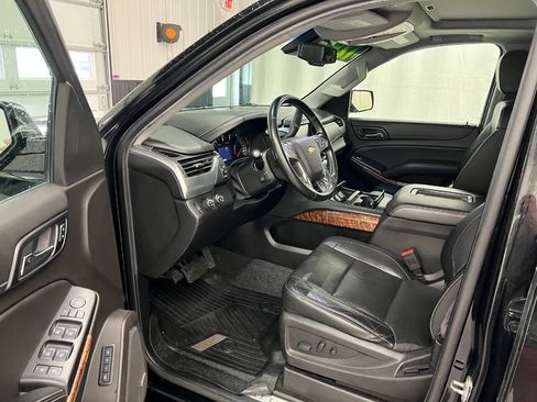 Used 2017 Chevrolet Suburban Premier AWD/4WD image 7