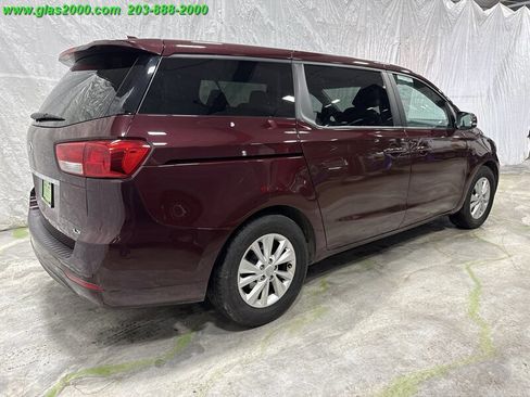 Used 2018 Kia Sedona LX image 8