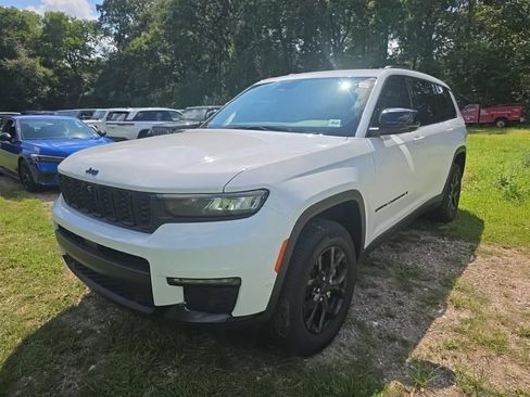 Used 2022 Jeep Grand Cherokee L Limited w/ Luxury Tech Group II AWD/4WD image 3