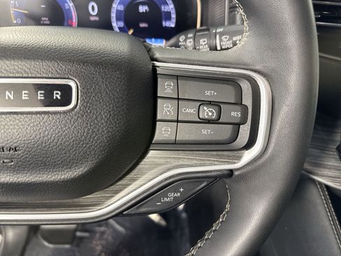 Used 2024 Jeep Wagoneer Series II w/ Flexible Seating Group image 13