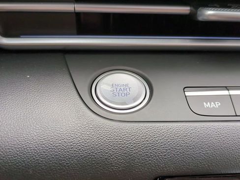 New 2026 Hyundai Elantra Limited FWD image 28