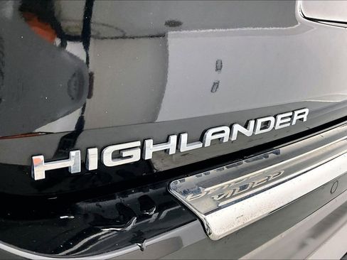 Used 2023 Toyota Highlander Platinum image 33