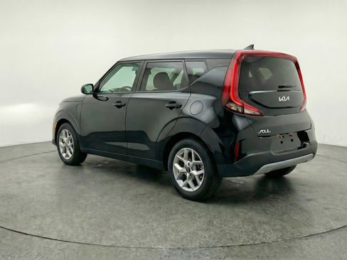 Used 2025 Kia Soul LX w/ LX Technology Package image 6