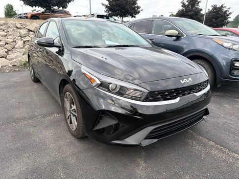 Used 2024 Kia Forte LXS w/ LXS Technology Package FWD image 3