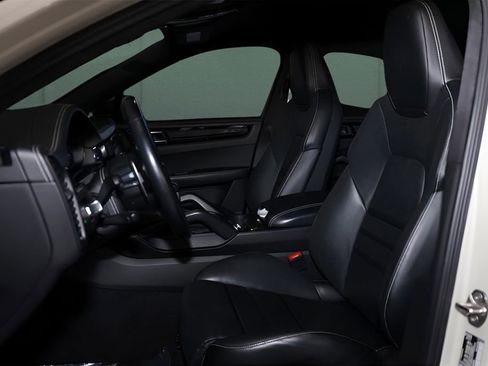 Used 2023 Porsche Cayenne Turbo GT AWD/4WD image 2