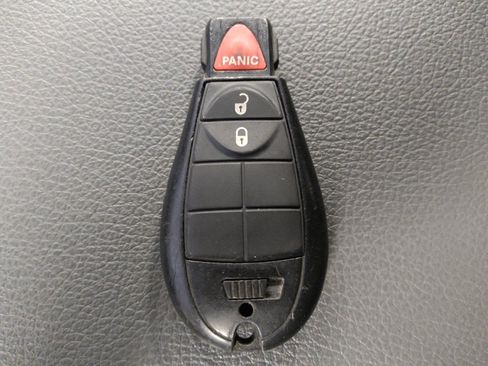 Used 2019 RAM 1500 Classic SLT AWD/4WD image 32