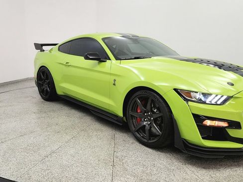 Used 2020 Ford Mustang Shelby GT500 w/ Carbon Fiber Track Pack RWD image 7