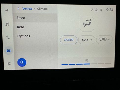 Used 2025 Toyota Highlander XLE image 30