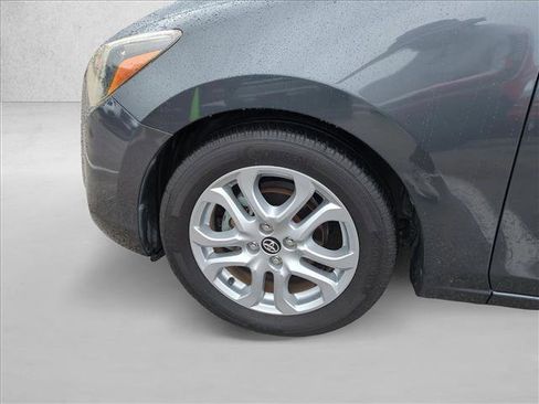 Used 2017 Toyota Yaris iA FWD image 22