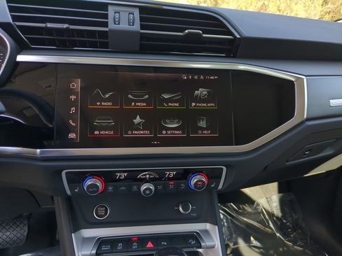 Certified 2025 Audi Q3 2.0T Premium Plus w/ Premium Plus Package image 21