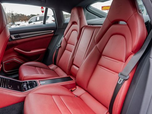 Used 2023 Porsche Panamera Platinum Edition image 19