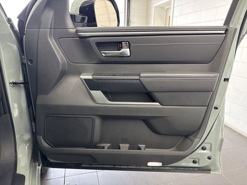 Used 2025 Toyota Tundra Platinum AWD/4WD image 57