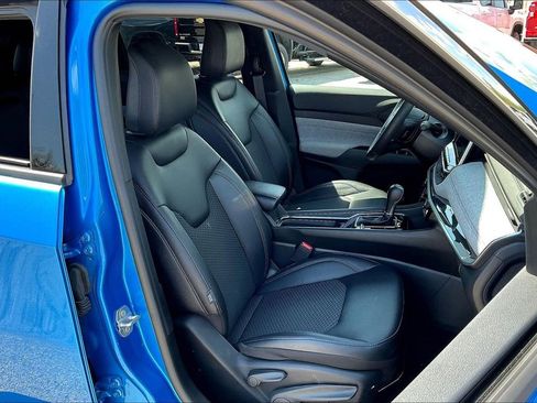 Used 2025 Jeep Compass Latitude image 7