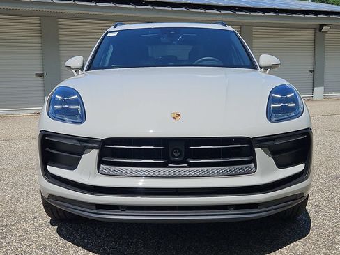 Certified 2026 Porsche Macan AWD/4WD image 7