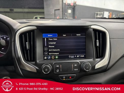 Used 2024 GMC Terrain SLT AWD/4WD image 17