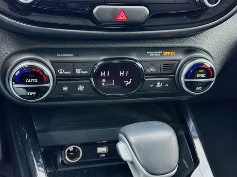 Used 2023 Kia Soul EX image 12