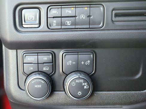 Used 2023 Chevrolet Tahoe LT w/ Luxury Package image 25