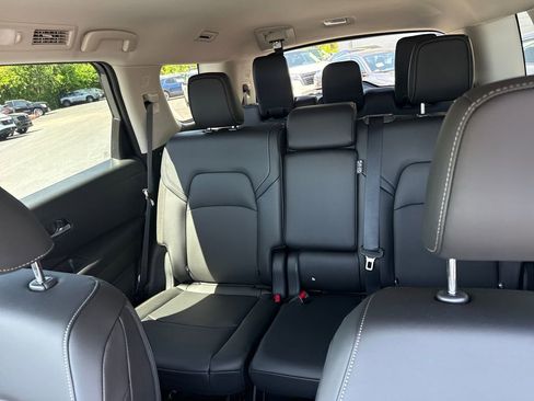 New 2026 Nissan Pathfinder SL FWD image 28