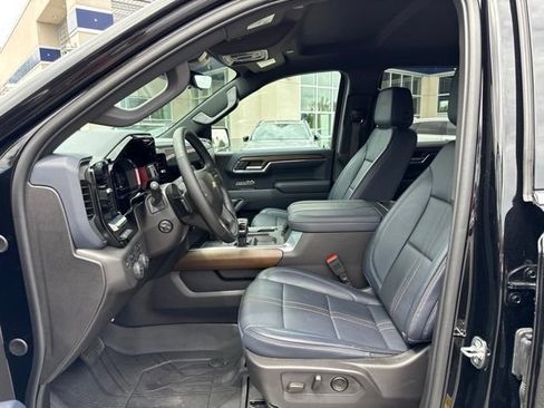 Used 2024 Chevrolet Silverado 1500 High Country w/ Technology Package AWD/4WD image 10