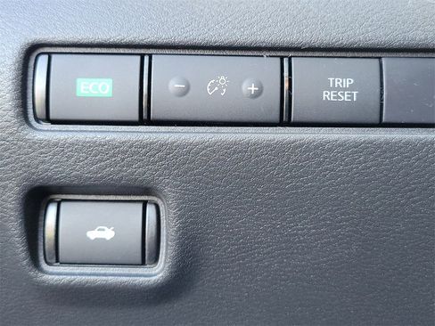 Used 2024 Nissan Sentra SV image 16