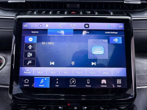 Used 2021 Jeep Grand Cherokee L Limited w/ Luxury Tech Group II AWD/4WD image 26
