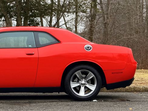 Used 2015 Dodge Challenger SXT RWD image 25