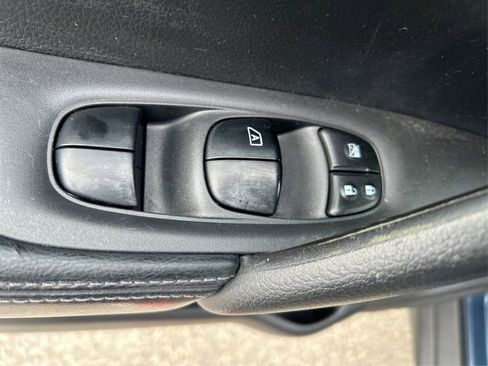 Used 2016 Nissan Rogue S w/ Appearance Package image 35