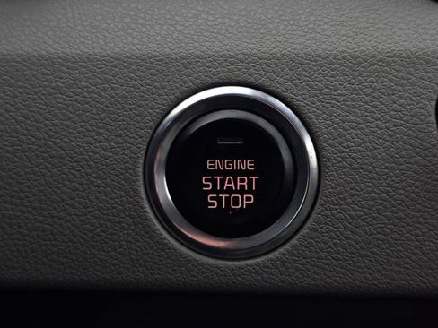 Used 2018 Kia Niro EX Premium image 26