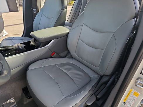 Used 2018 Chevrolet Volt LT w/ LT Driver Confidence Package image 14