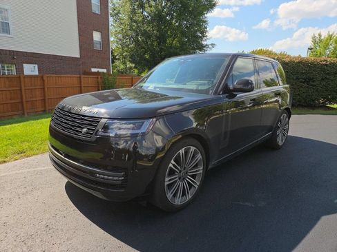 Certified 2025 Land Rover Range Rover SE AWD/4WD image 1