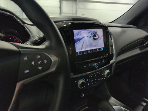 Used 2023 Chevrolet Traverse Premier image 24