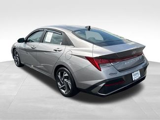 Used 2024 Hyundai Elantra Limited FWD video 3