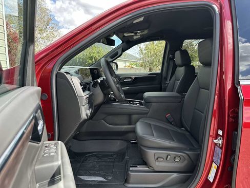 New 2026 Chevrolet Suburban LT w/ Comfort Package image 2