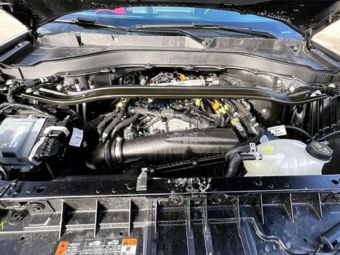 Used 2025 Ford Explorer ST-Line w/ ST-Line Street Pack image 9