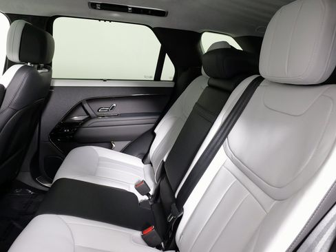 Used 2025 Land Rover Range Rover Sport Autobiography image 38